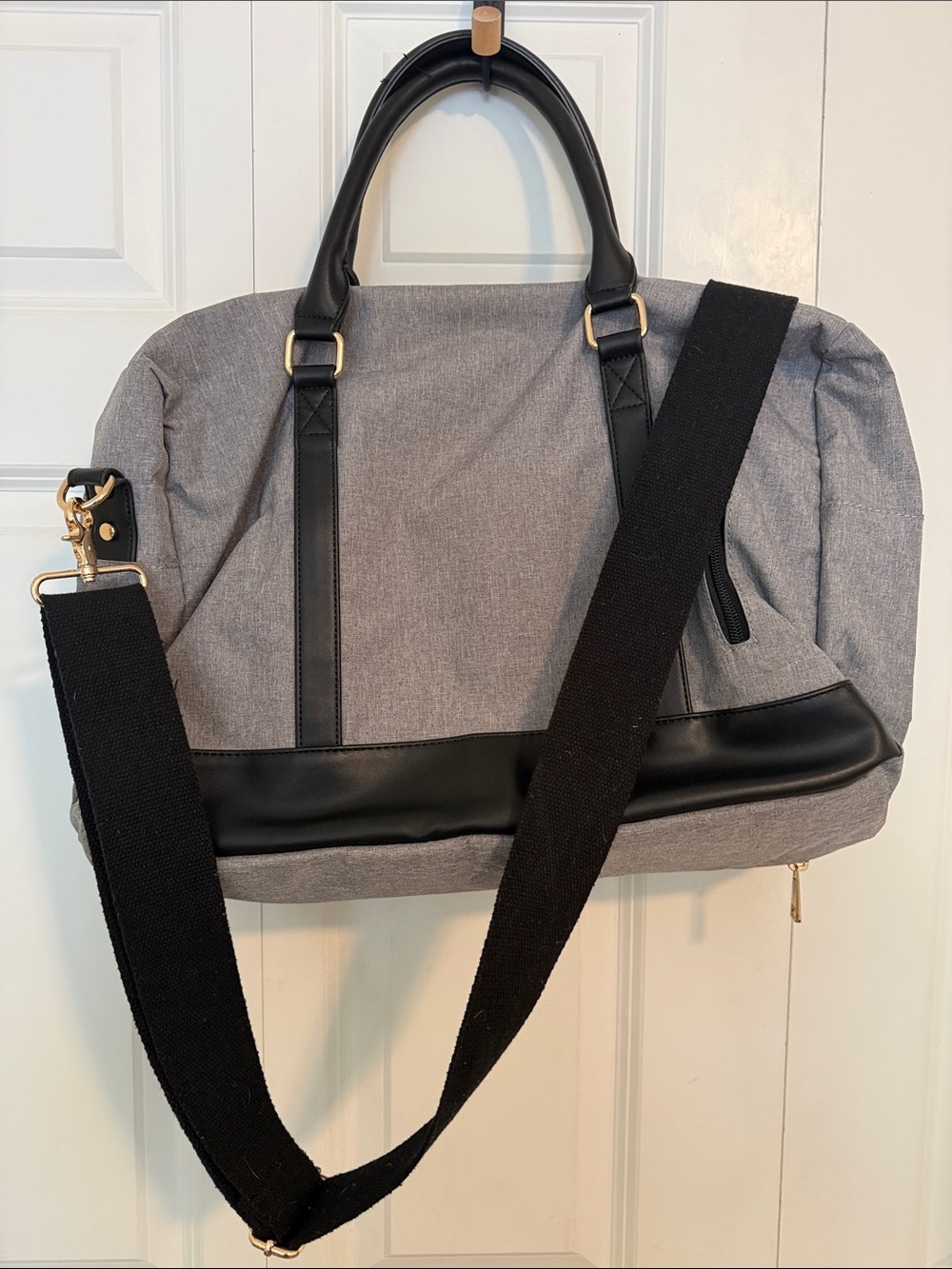 Source Unknown Gray and Black Men’s Duffel Bag with Detachable Strap